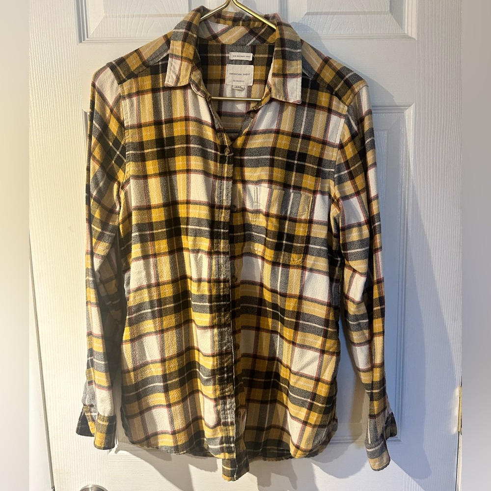 American Eagle women’s flannel, size M